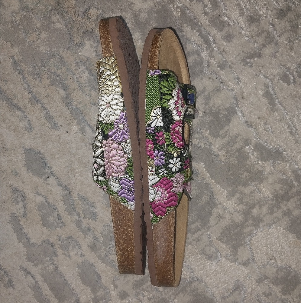 Colorful Footbed Sandals - Picture 3 of 10